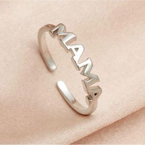 Adjustable “Mama” ring in silver